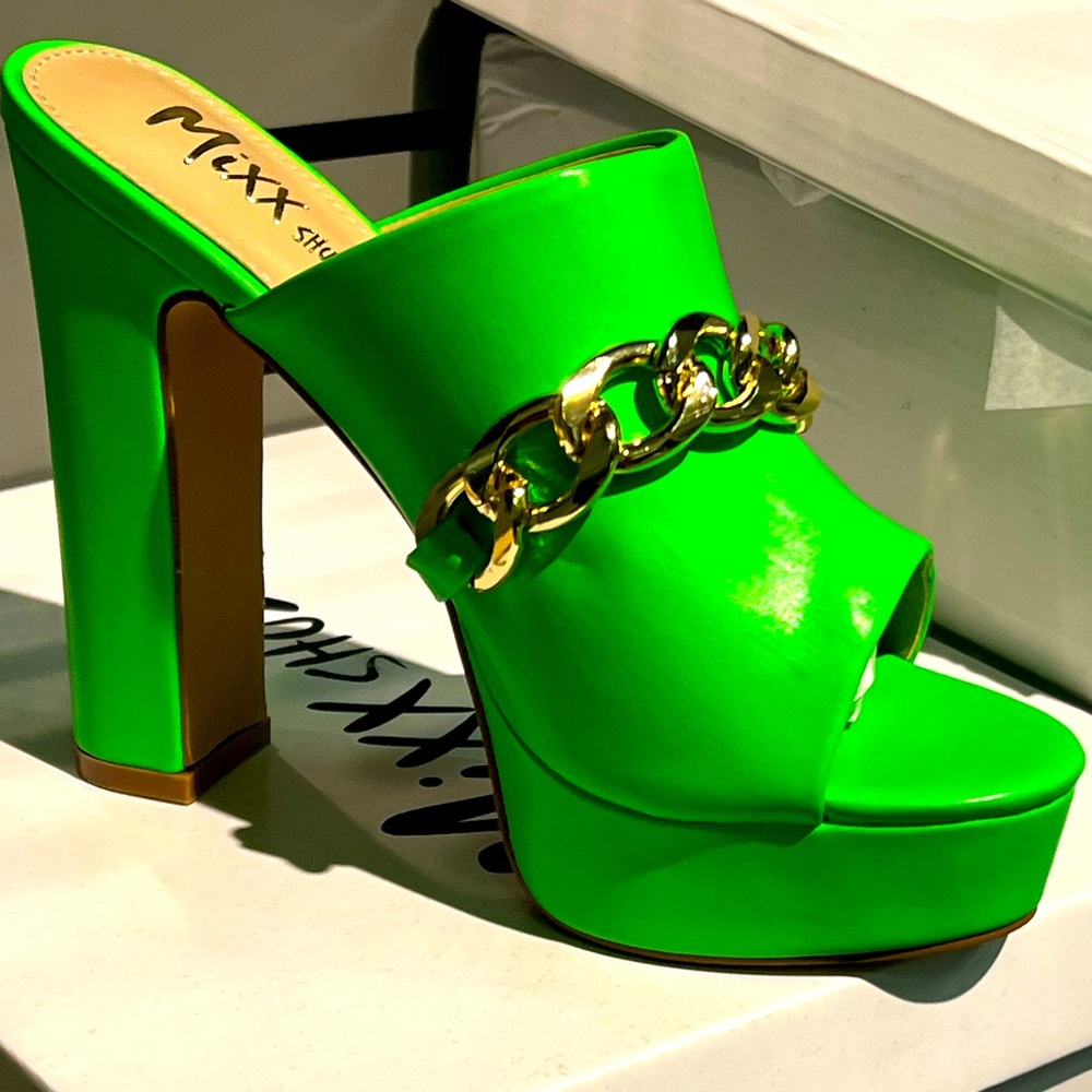 Vibrant green platform heels